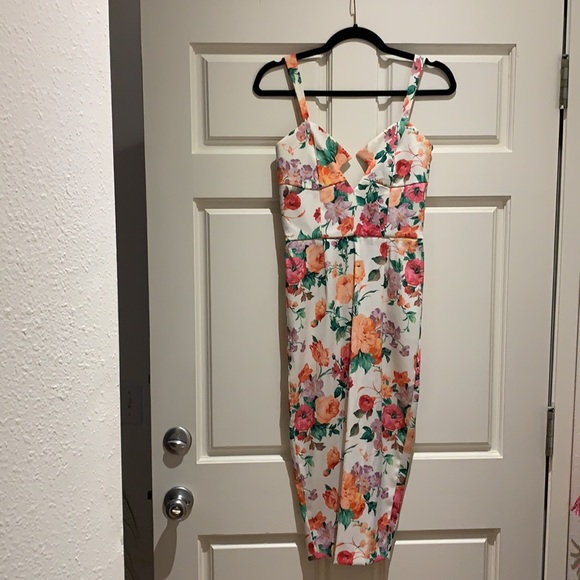 Again Silk like Dress - Picture 6 of 6